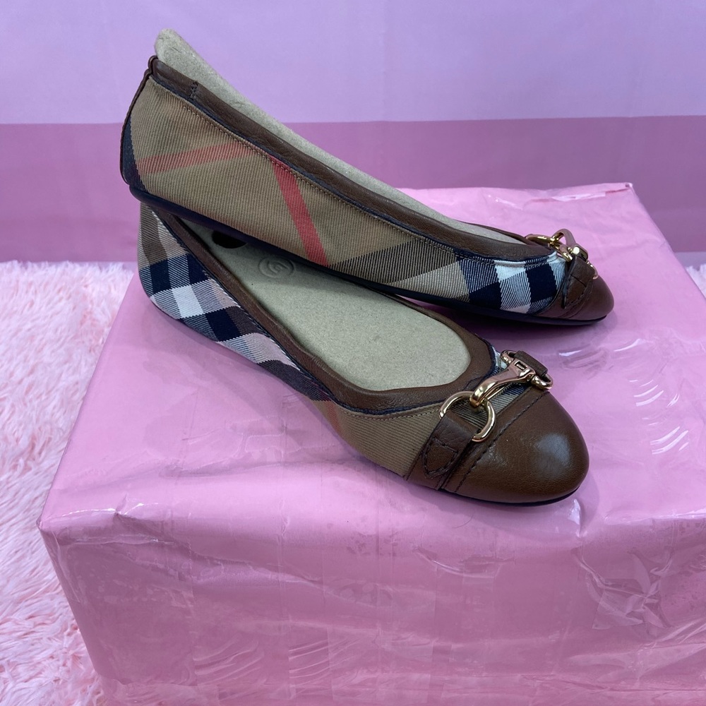 Burberry plaid ballet flats sz 41 *NWOT*